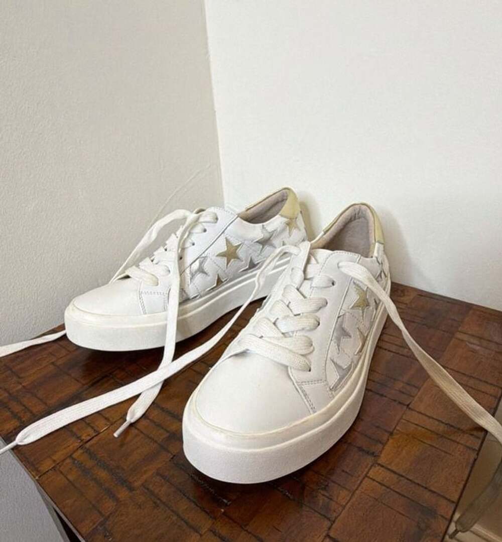 Vaneli White and Gold Star Print Platform Sneakers 7